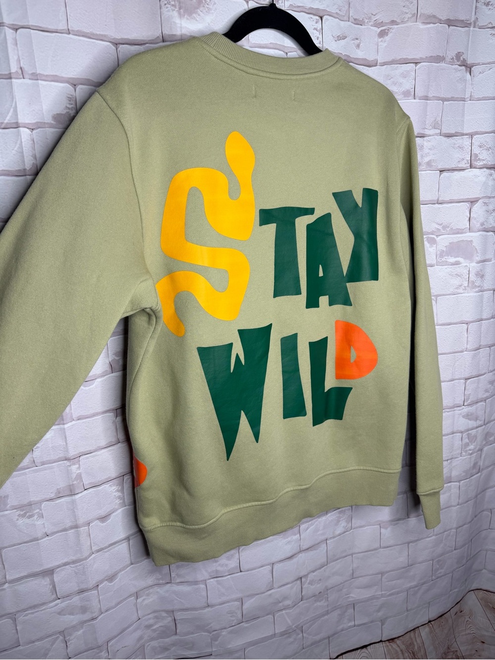 Roku Studio Desert Graphic Sweatshirt | Size Large - Picture 5 of 7